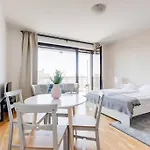 Jt's Korunni Str. براغ