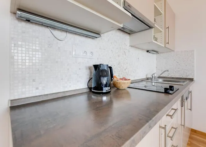 Jt's Korunni Str. Apartman *